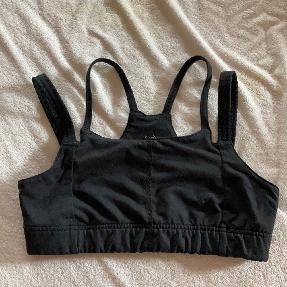 Black Oiselle sports bra size 6